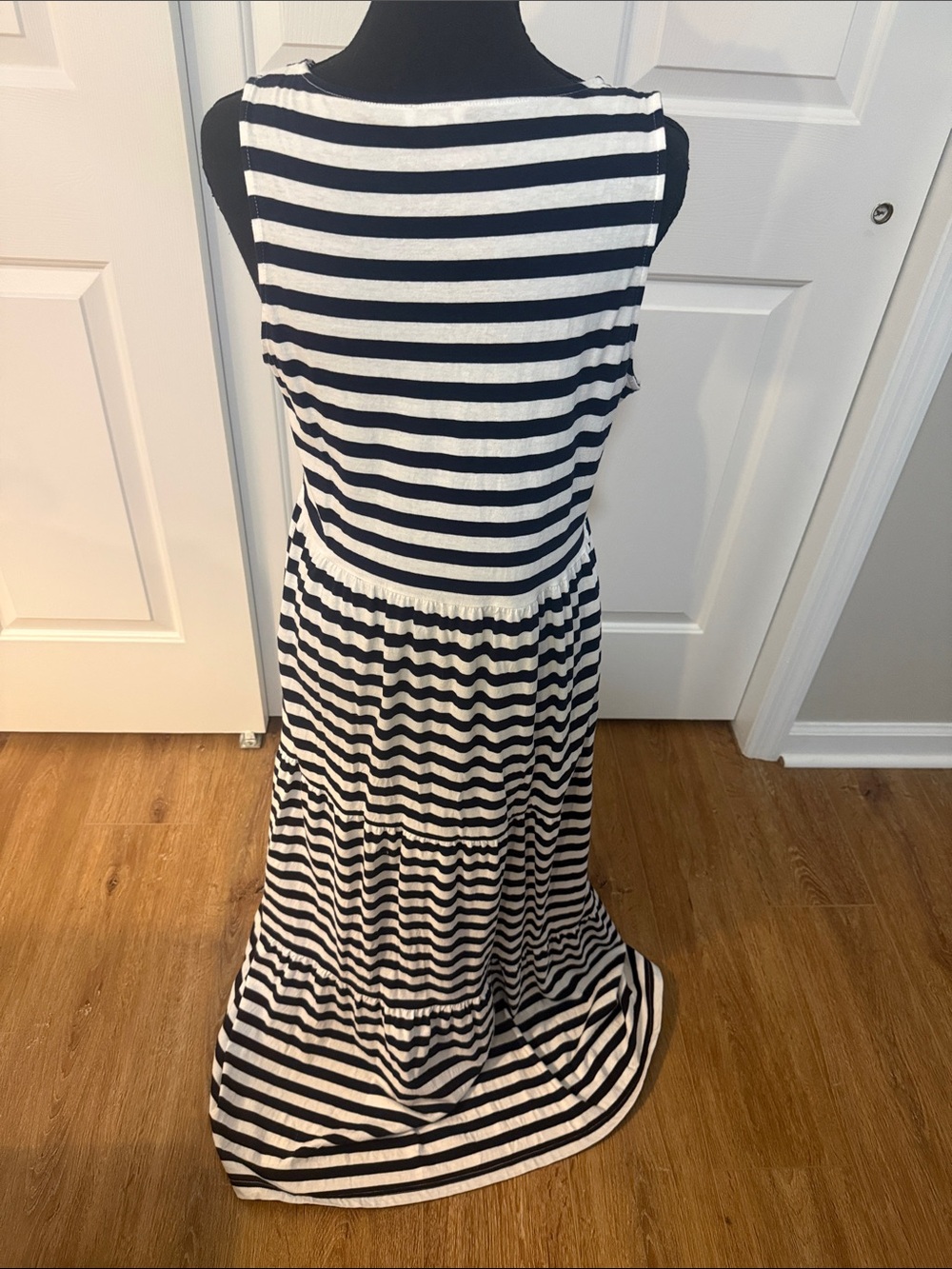 J.Crew Navy & White Striped Sleeveless Maxi Womens M Patriotic Casual Picnic - Picture 3 of 4